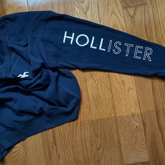 Hollister crewneck - Picture 3 of 5